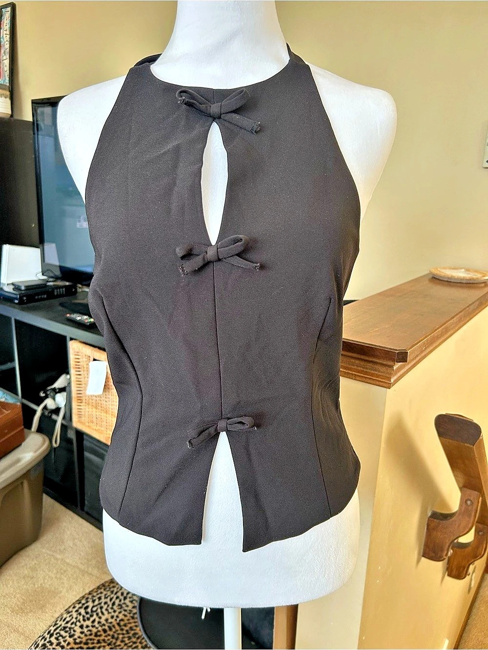 Pink Rose Black Halter Top  keyholes/Bows Size Small